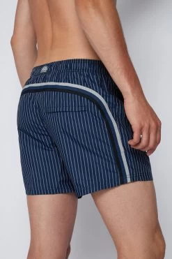 Sundek COSTUME DA BAGNO RIGATO A VITA ELASTICATA TINTO FILO -Moda Sconto MAN BDVOLLEY14RA STRIPEDSWIMTRUNKS NAVY01 M589BDVT100 00701 3