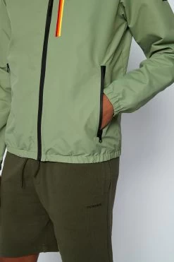Sundek GIACCA LEGGERA CON CAPPUCCIO -Moda Sconto MAN JACKET JACKET GREENDUST01 M837JKTA100 95101 2