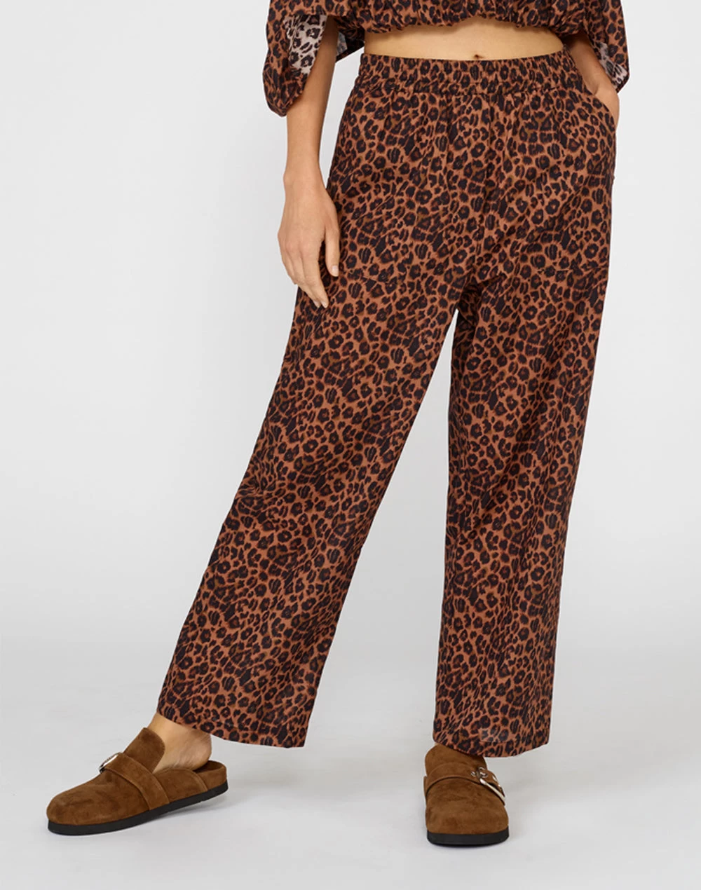 Sundek PANTALONI IN COTONE MUSLIN CON STAMPA LEOPARDATA 3 Sundek PANTALONI IN COTONE MUSLIN CON STAMPA LEOPARDATA